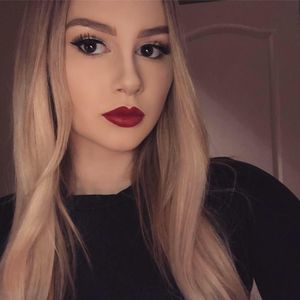 Meet your Posher, Nicole